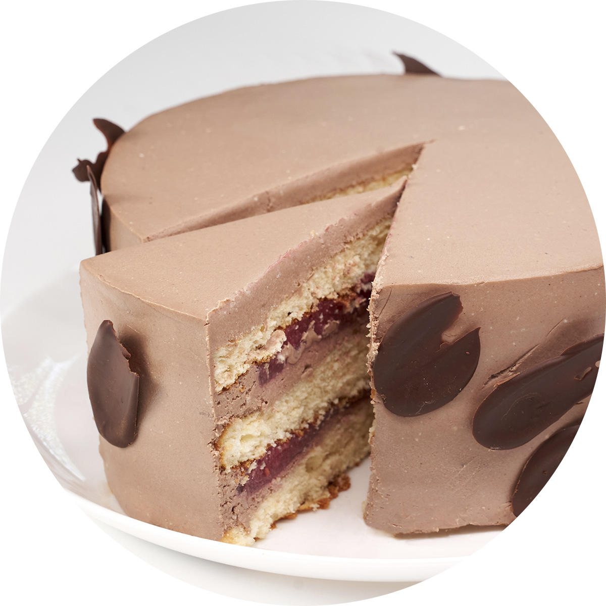 Торт с малиной и шоколадом